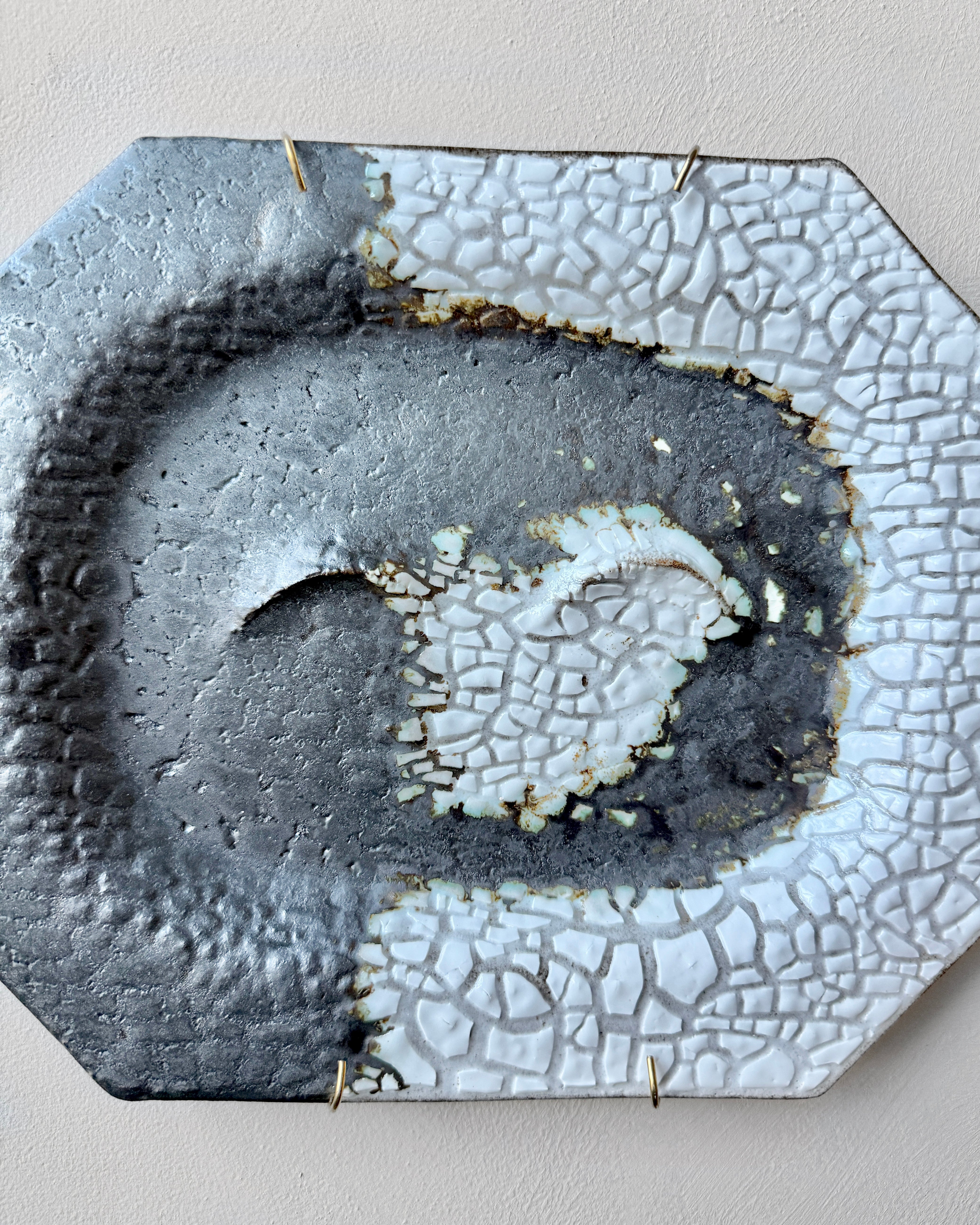 hein-studio-arts-gh-02-assiette-murale-gr-s-pi-ce-unique image 3