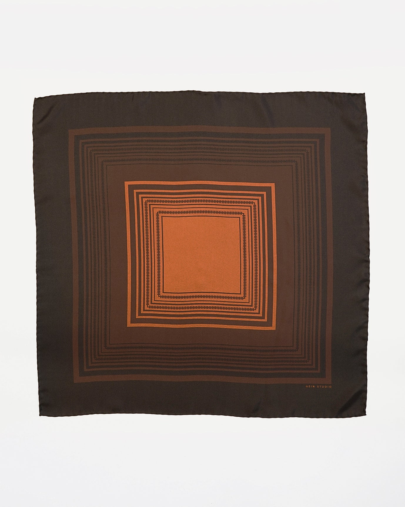 hein-studio-awena-no-02-foulard-soie-rouille-noir-70x70 image 6