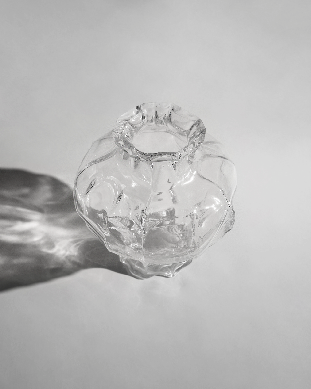 hein-studio-ammonit-vase-en-verre-transparent-h30 image 7