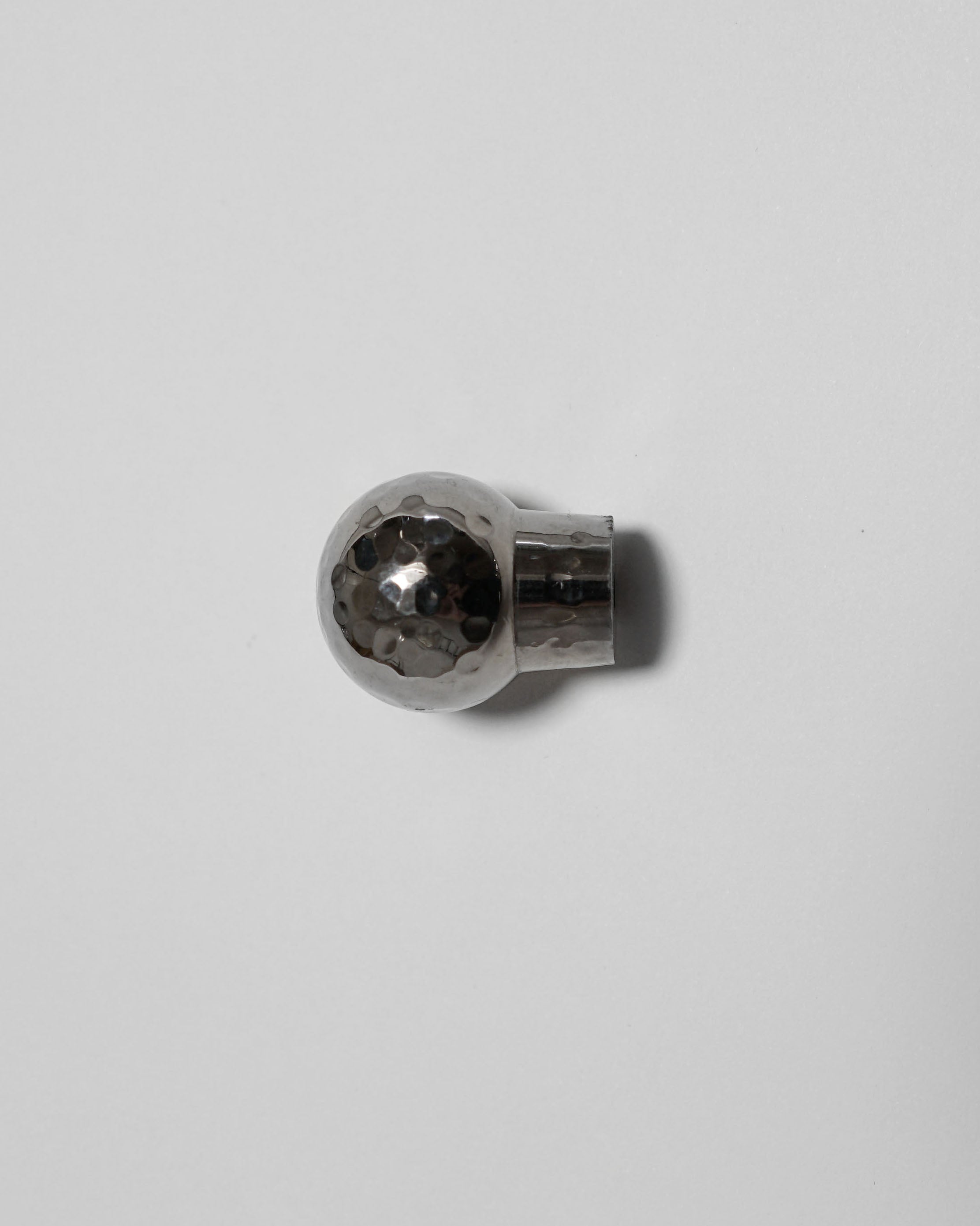 hein-studio-noah-bouton-meuble-titane-laiton-2-2-cm image 2