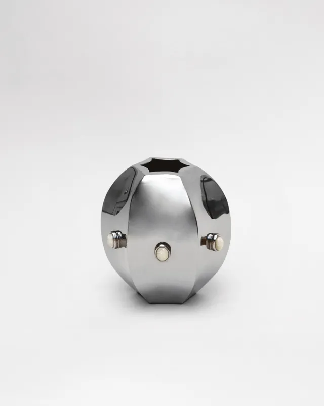 hein-studio-evi-vase-laiton-titanium-18-5-cm image 1
