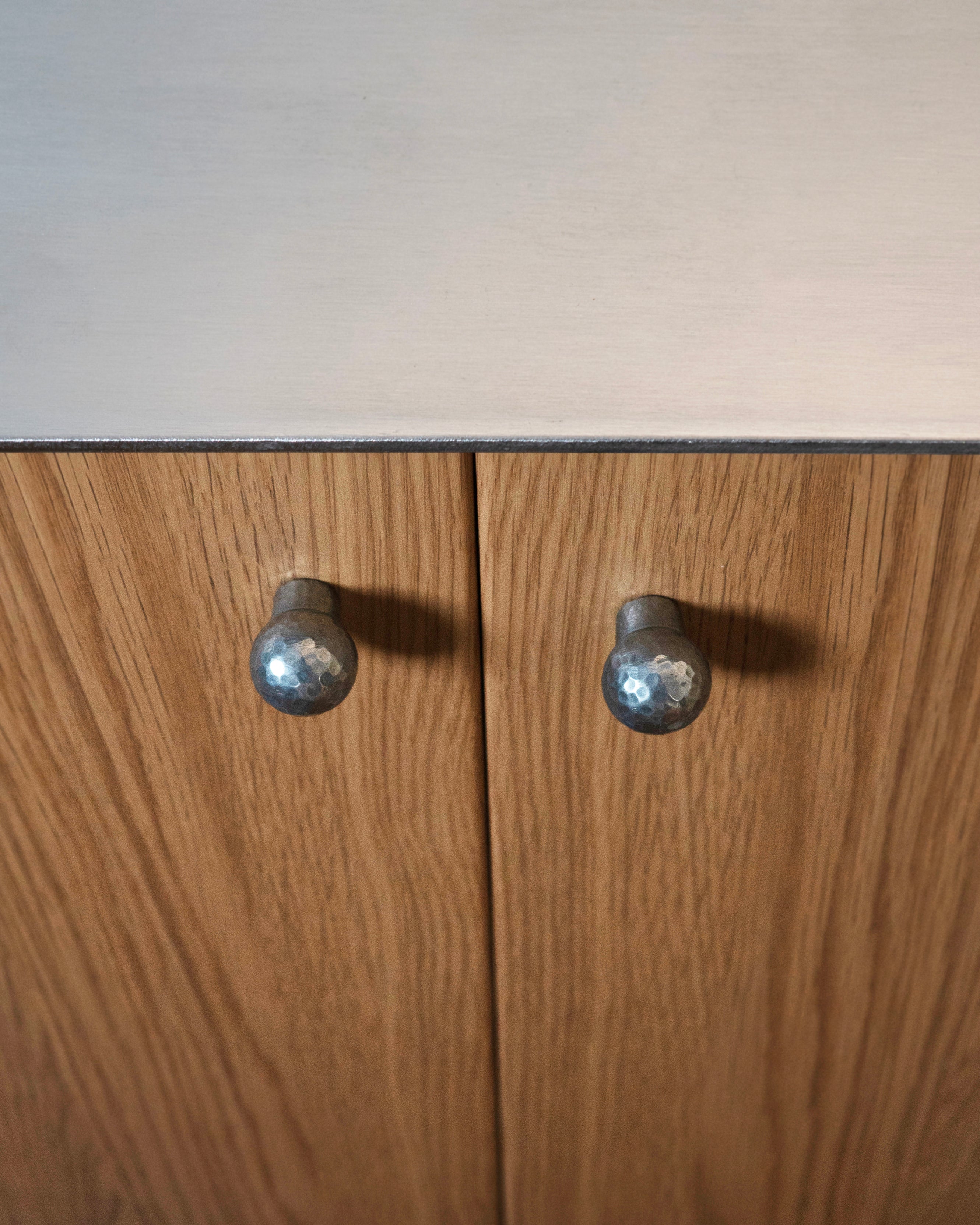 hein-studio-noah-bouton-de-meuble-zinc image 8