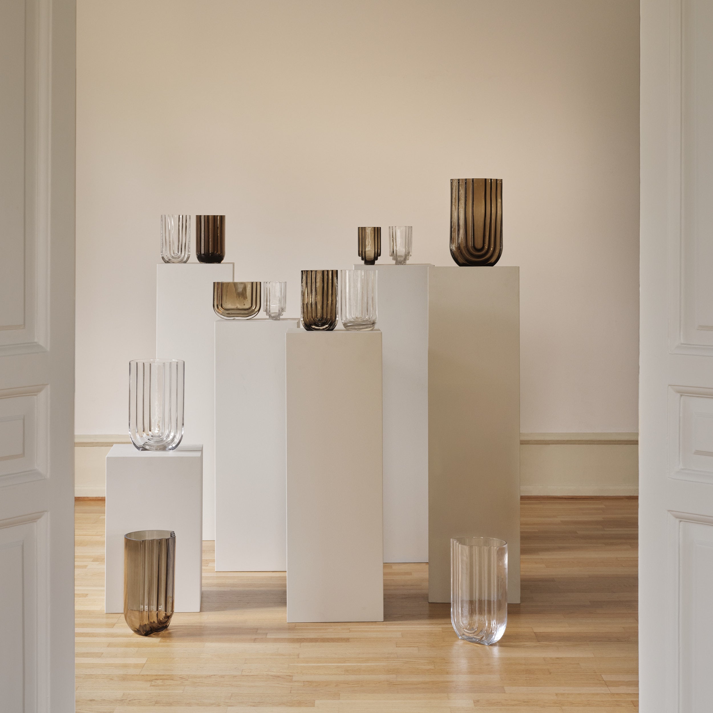gejst-vima-vase-ovale-verre-fum image 6
