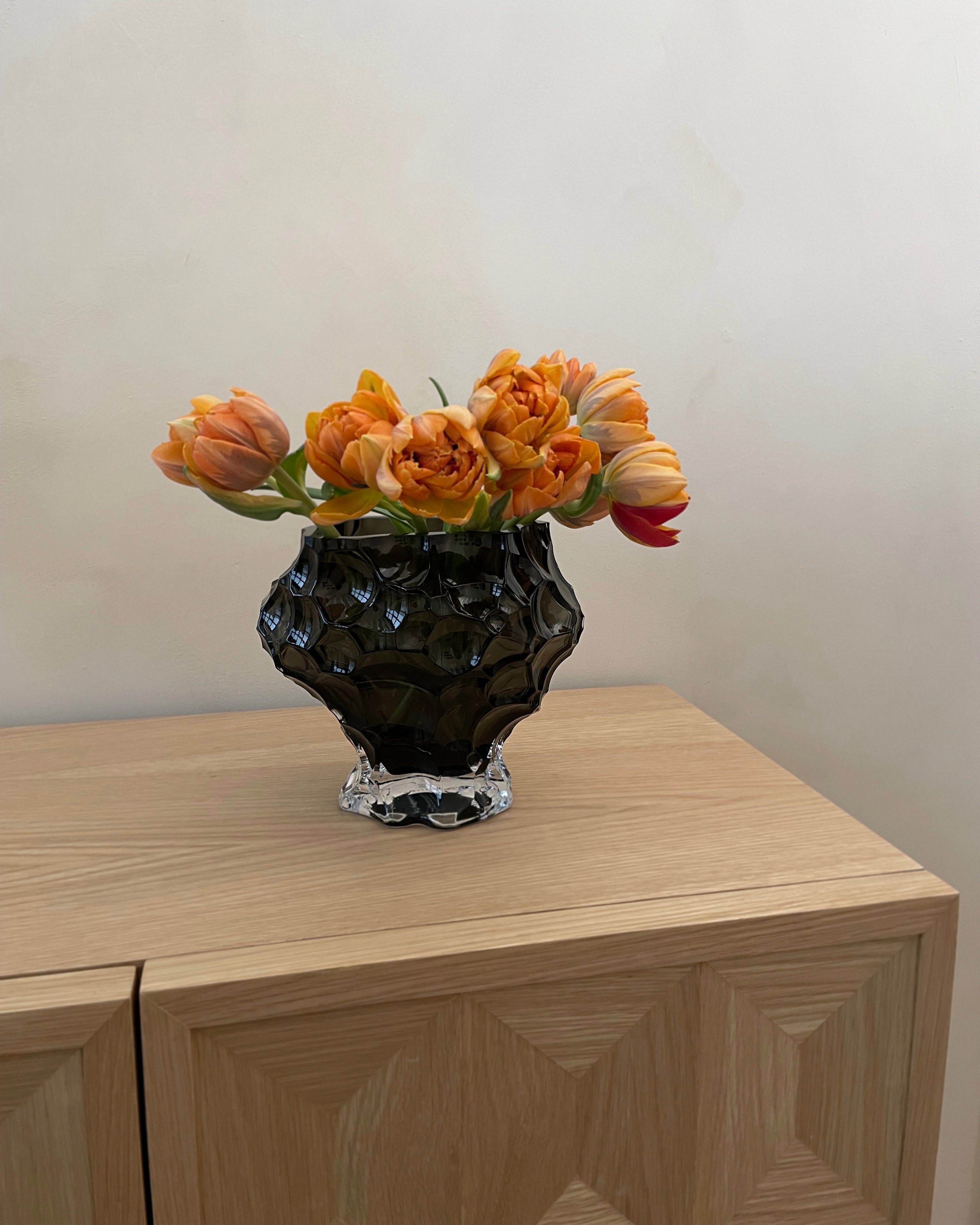 hein-studio-canyon-medium-vase-verre-fum-souffl image 4
