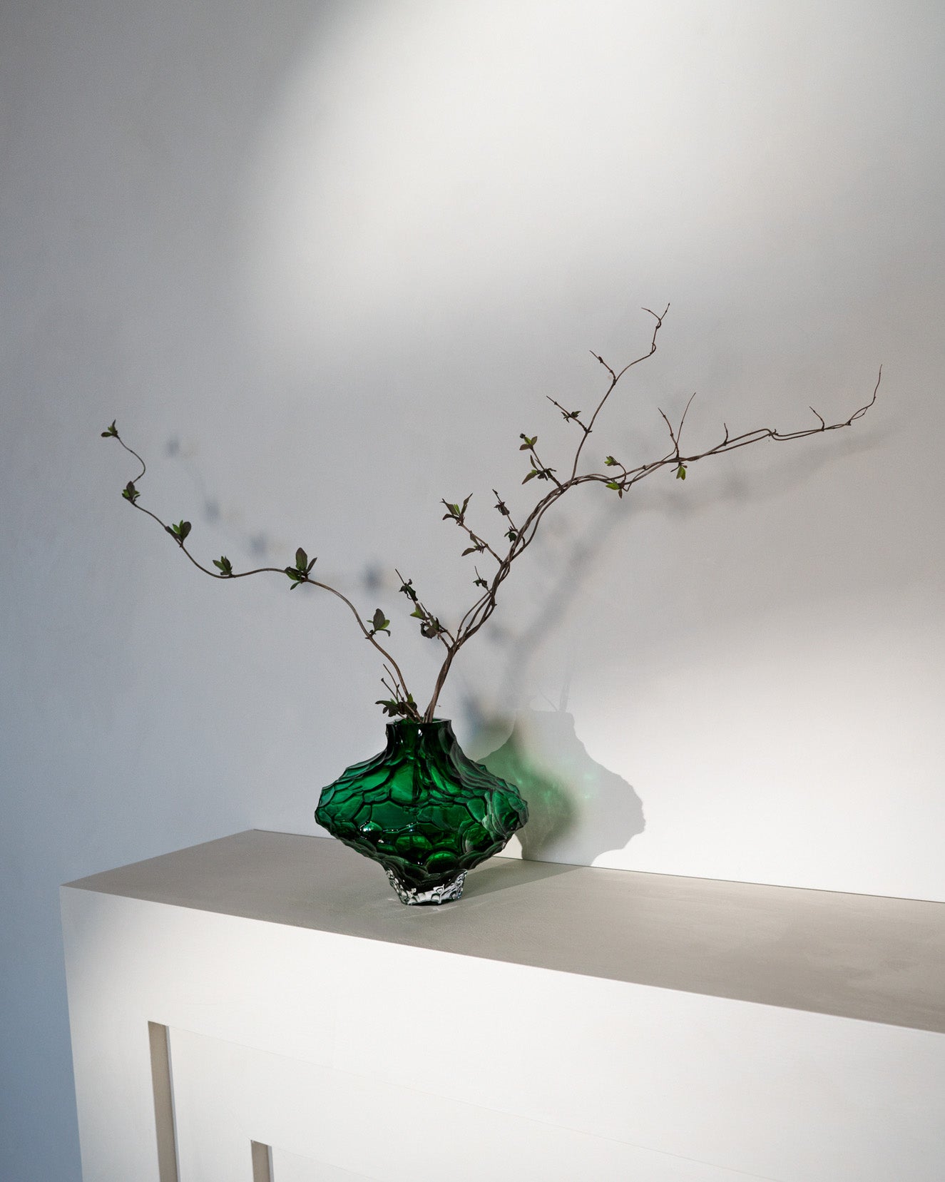 hein-studio-canyon-vase-large-verre-vert-souffl-bouche image 2