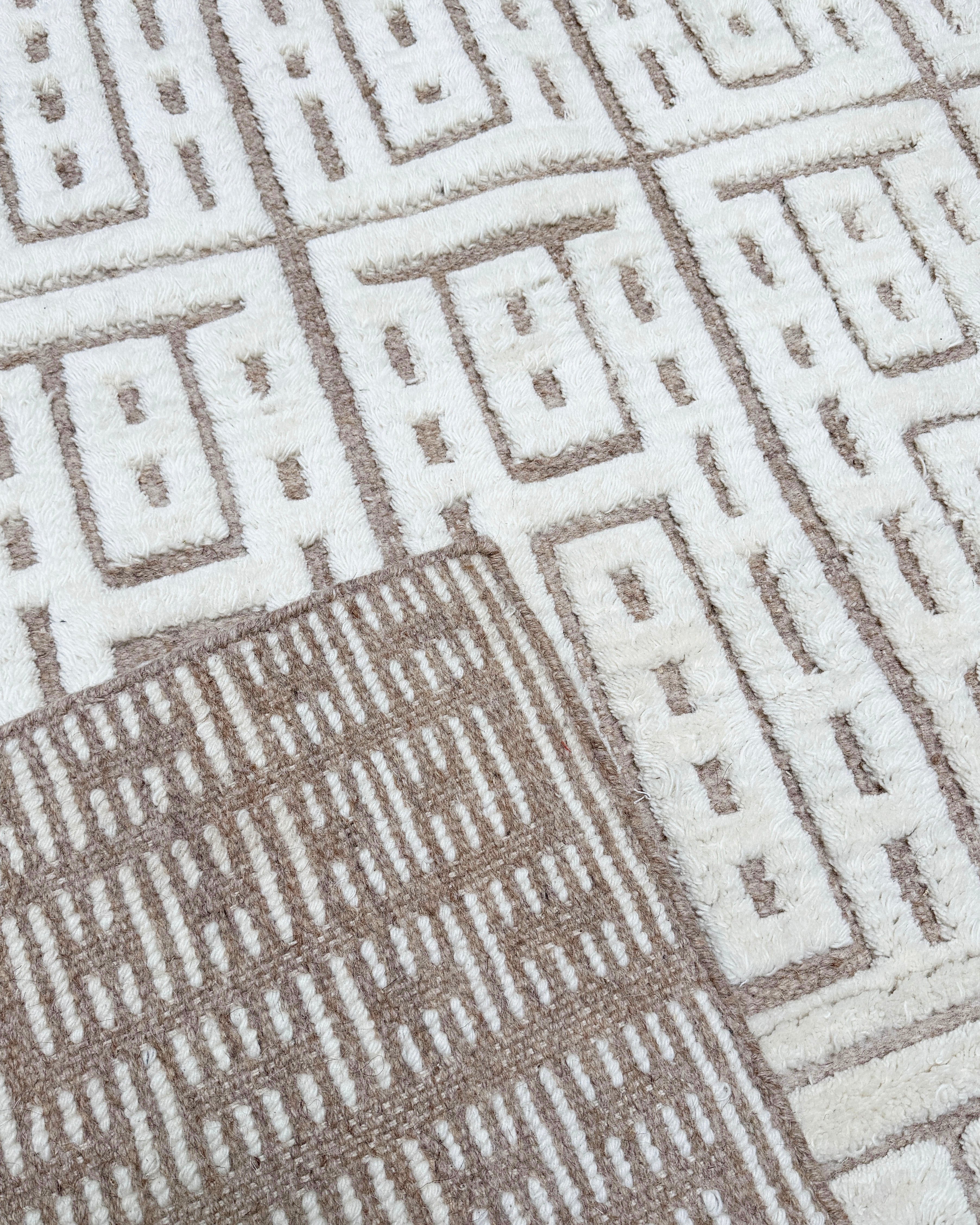 hein-studio-leonora-tapis-laine-off-white-246x340-cm image 2