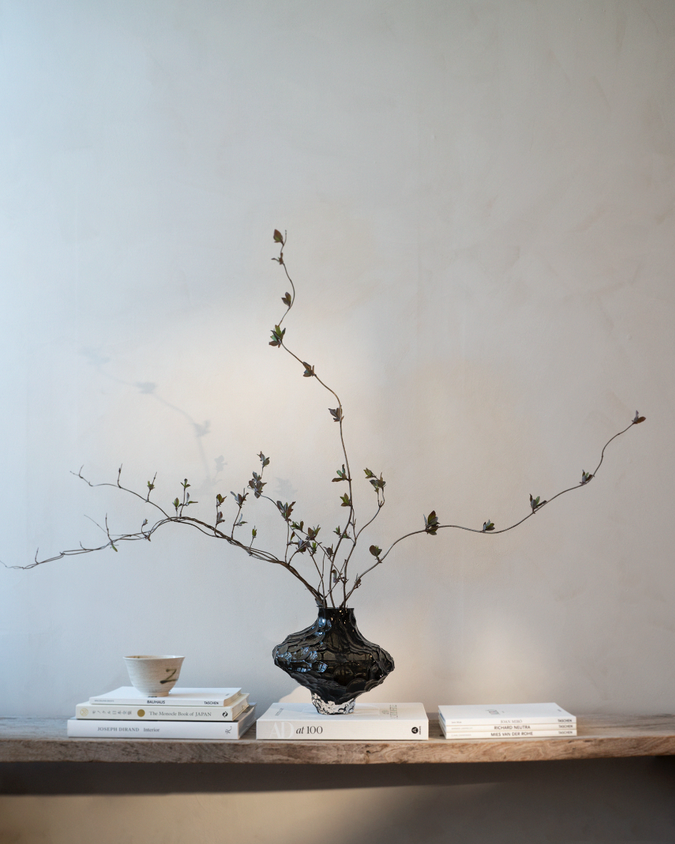 hein-studio-canyon-large-vase-verre-fum-23cm image 7