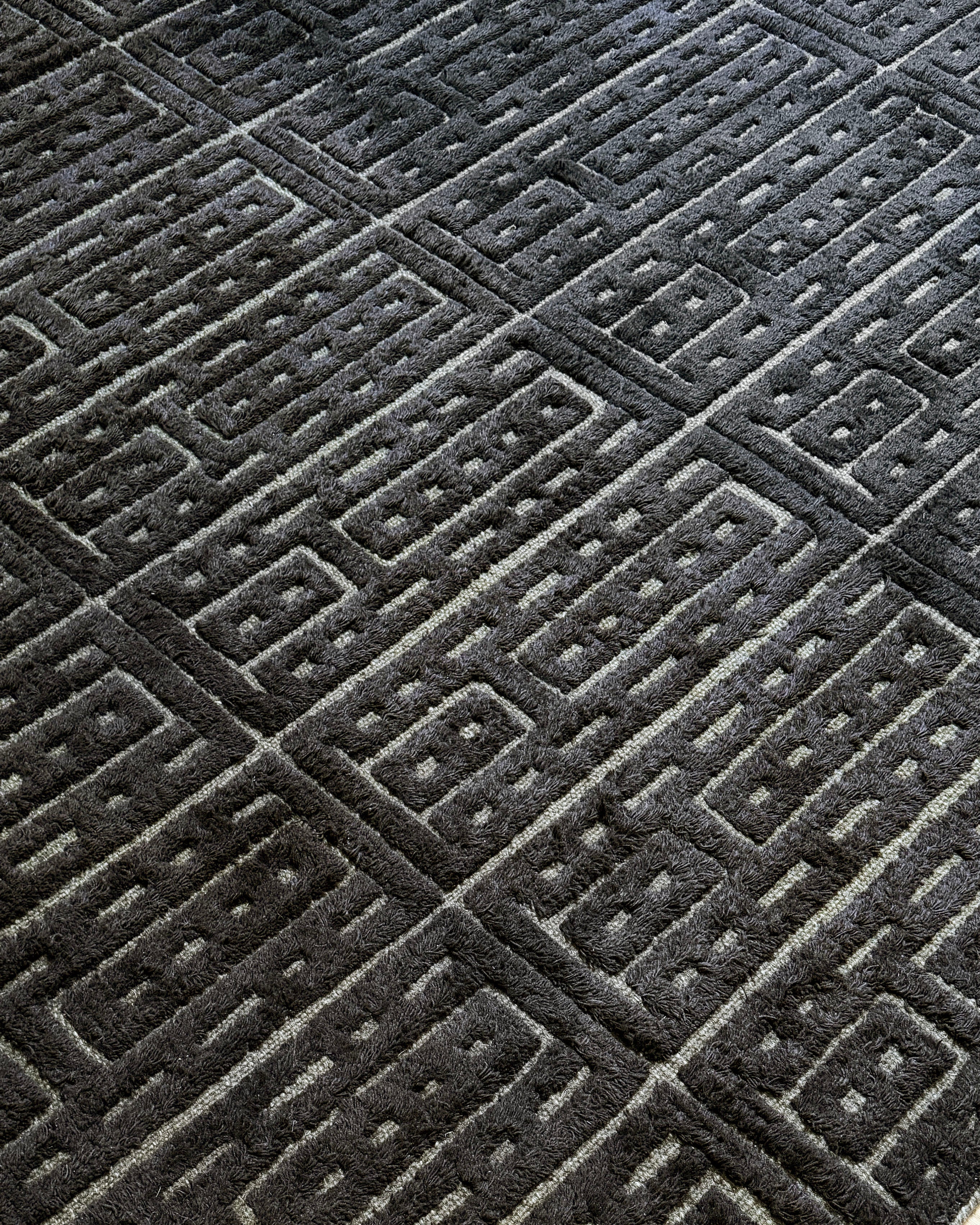 hein-studio-leonora-tapis-laine-246x340-marron image 2