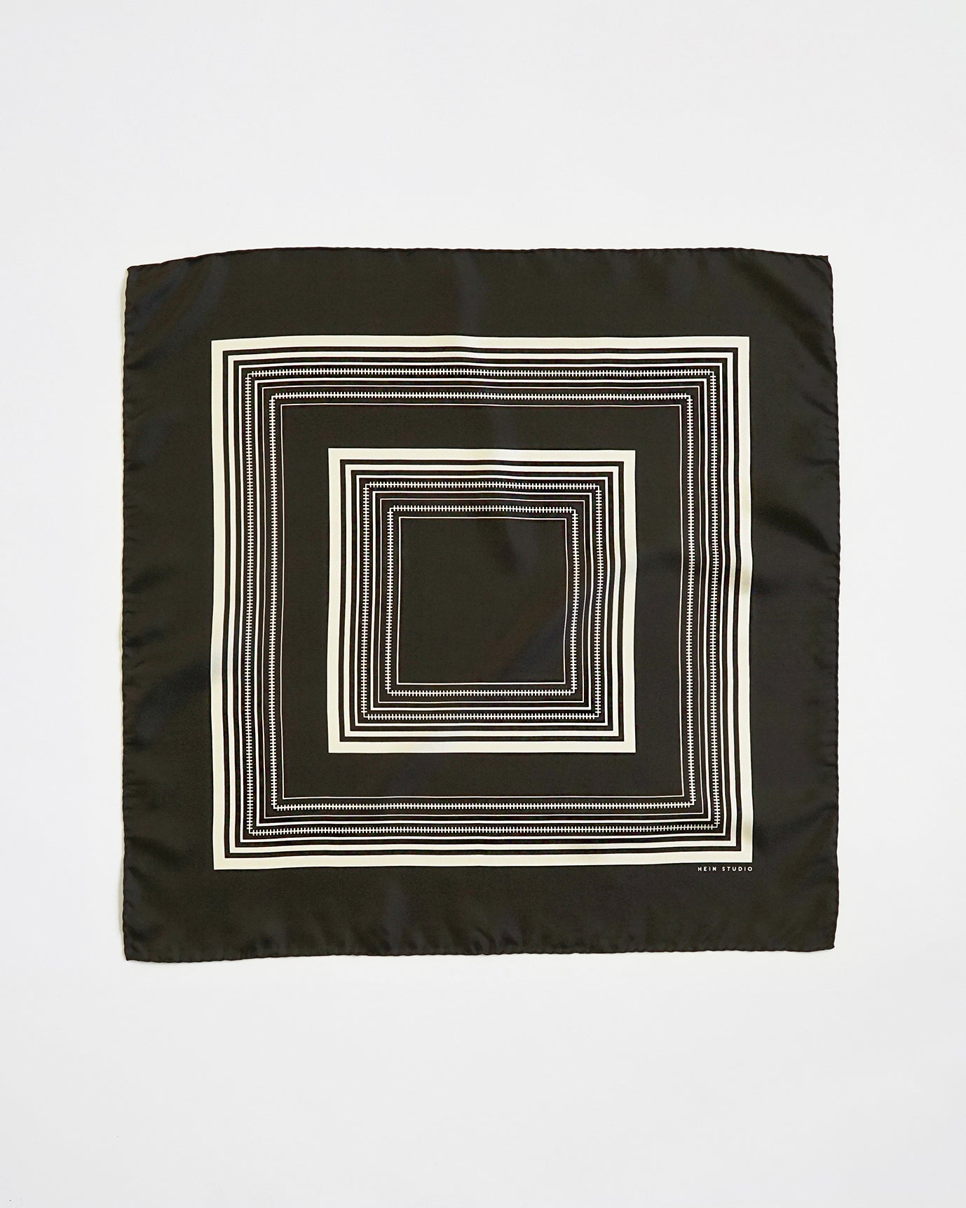 hein-studio-awena-n-01-foulard-soie-marron-cr-me-70-cm image 5