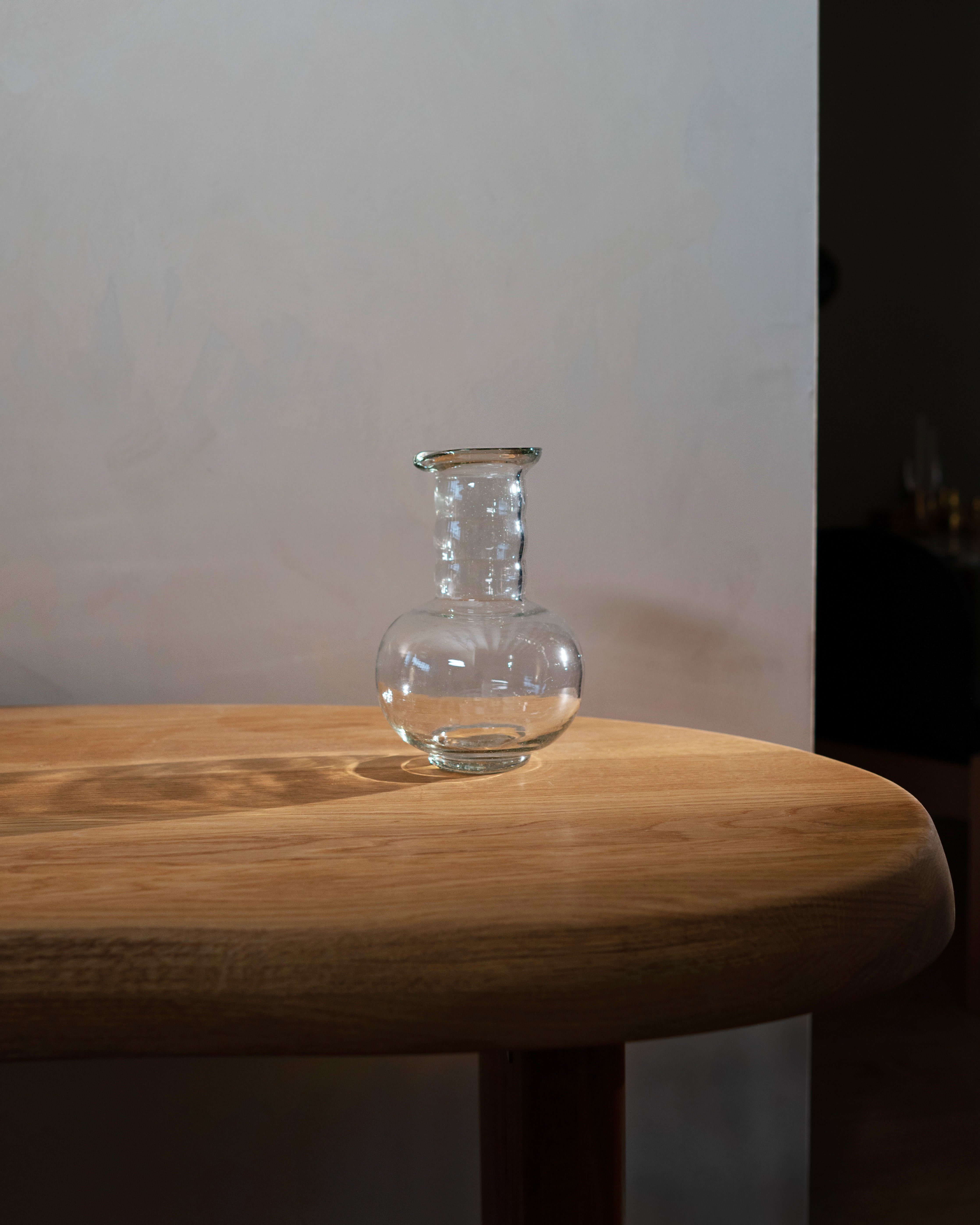 hein-studio-agnes-carafe-en-verre-1-15-l-avec-bouchon image 8